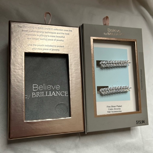 Set of 2 cubic‎ zirconia hair clips - Picture 2 of 8